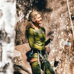 Bergans Cecilie Wool Dames Shirt Met Lange Mouwen - Cloudberry Yellow/lush Yellow -Winkel Voor Buitensportartikelen bergans cecilie wool womens long sleeve cloudberry yellow lush yellow 1 1404124