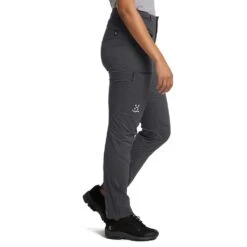 Haglöfs Lite Standard Wandelbroek Dames - Short - Magnetite 2AT -Winkel Voor Buitensportartikelen hagloefs lite standard hiking pants women magnetite 2at 3 1327165
